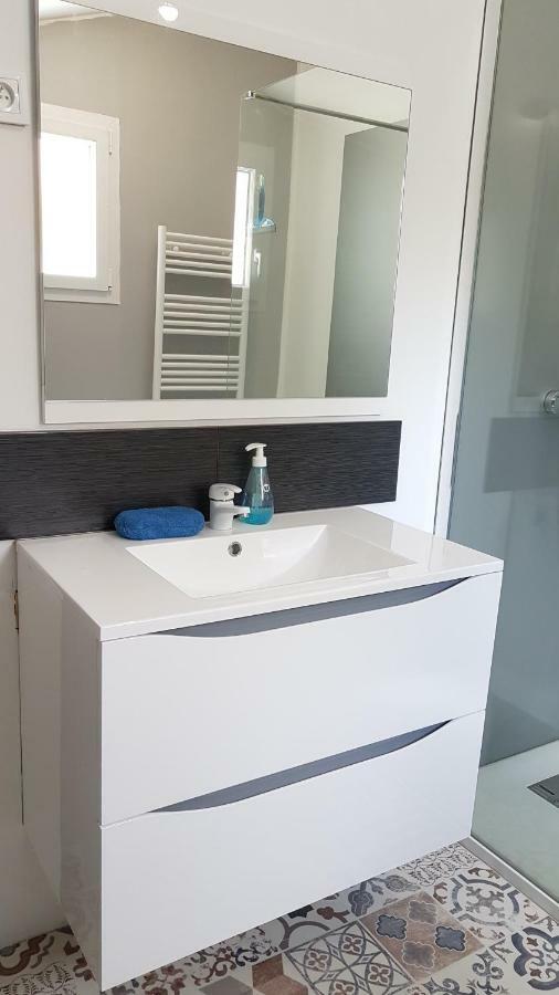 Апартаменти Studio Cozy Tout Confort Chez L'Habitant Ла-Рош-сюр-Іон Екстер'єр фото